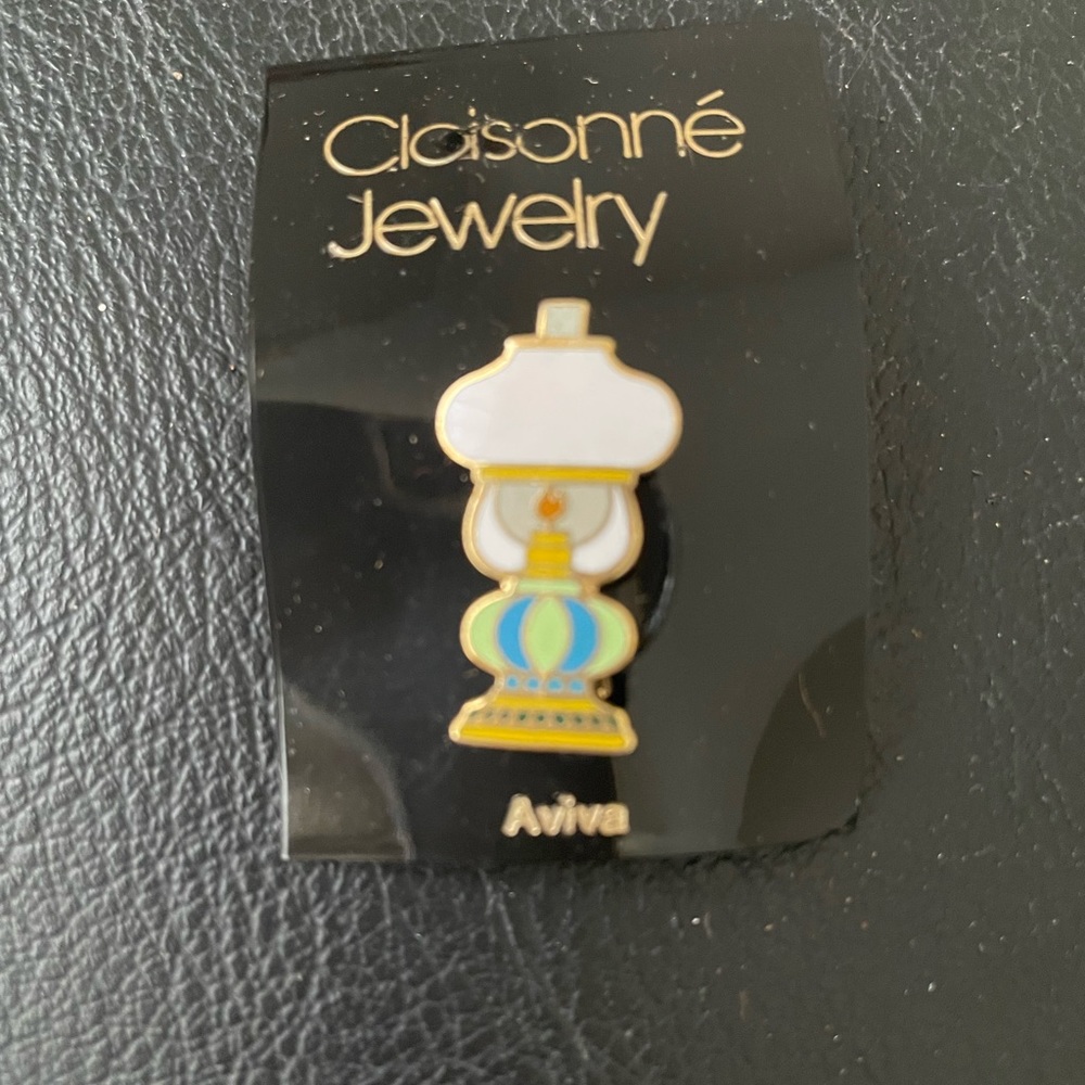 Cloisonné pin
